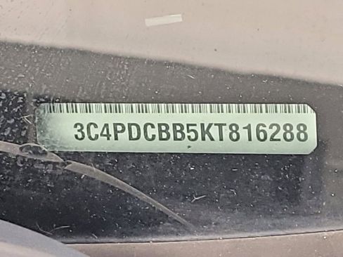 Used 2019 Dodge Journey SE image 33