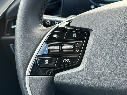 Certified 2025 Kia Niro EX image 28