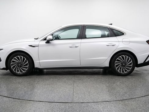 Used 2025 Hyundai Sonata SEL FWD image 5