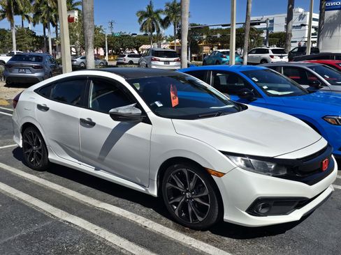 Used 2019 Honda Civic Sport image 2
