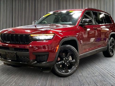 Used 2021 Jeep Grand Cherokee L Laredo RWD image 2