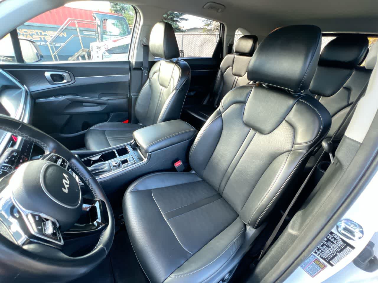 Used 2024 Kia Sorento S AWD/4WD image 11