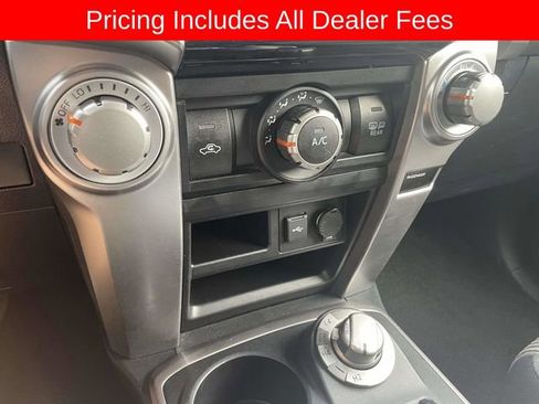 Used 2024 Toyota 4Runner SR5 AWD/4WD image 33