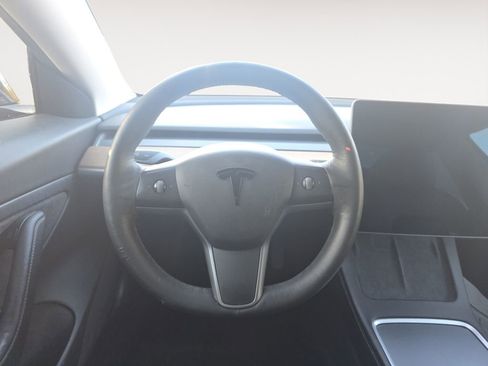 Used 2021 Tesla Model 3 Standard Range Plus image 12