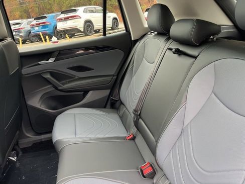 New 2026 Volkswagen Tiguan SE image 14