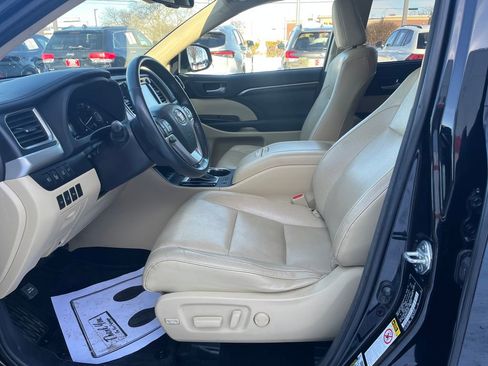 Used 2015 Toyota Highlander Limited Platinum image 10