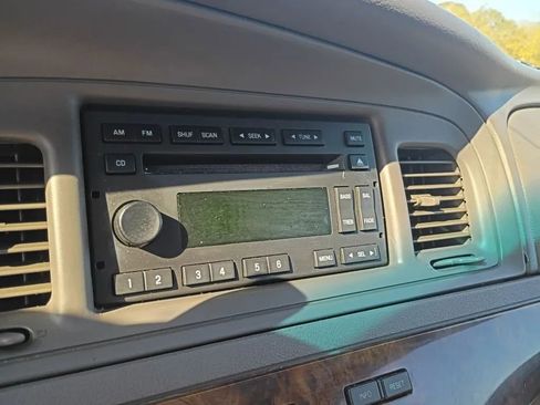 Used 2008 Mercury Grand Marquis LS image 10