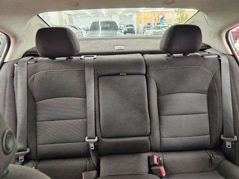 Used 2018 Chevrolet Cruze LT w/ Convenience Package FWD image 34