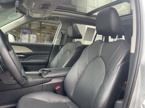 Used 2024 Toyota Grand Highlander Platinum image 57