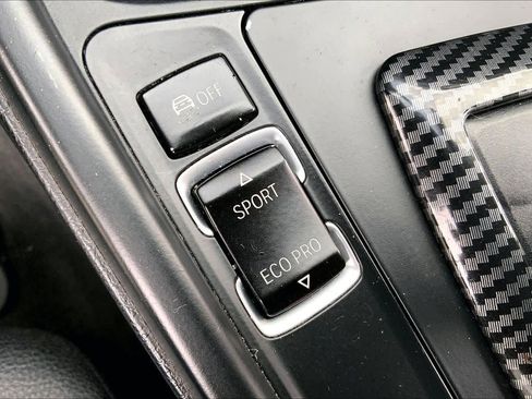 Used 2018 BMW 320i Sedan image 33