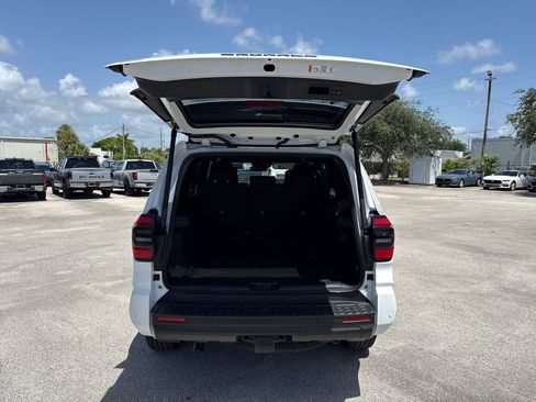 Used 2025 Toyota 4Runner TRD Off-Road Premium AWD/4WD image 27