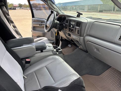 Used 2003 Ford Excursion XLT image 11