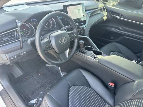 Used 2024 Toyota Camry SE image 32