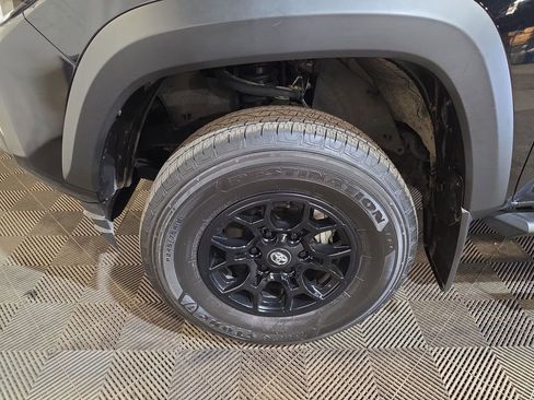 Used 2022 Toyota Tacoma SR w/ SX Package AWD/4WD image 18
