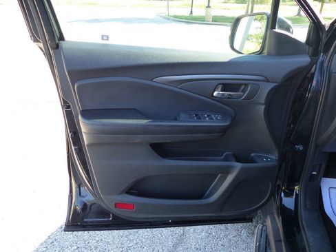 Used 2017 Honda Pilot EX-L image 17