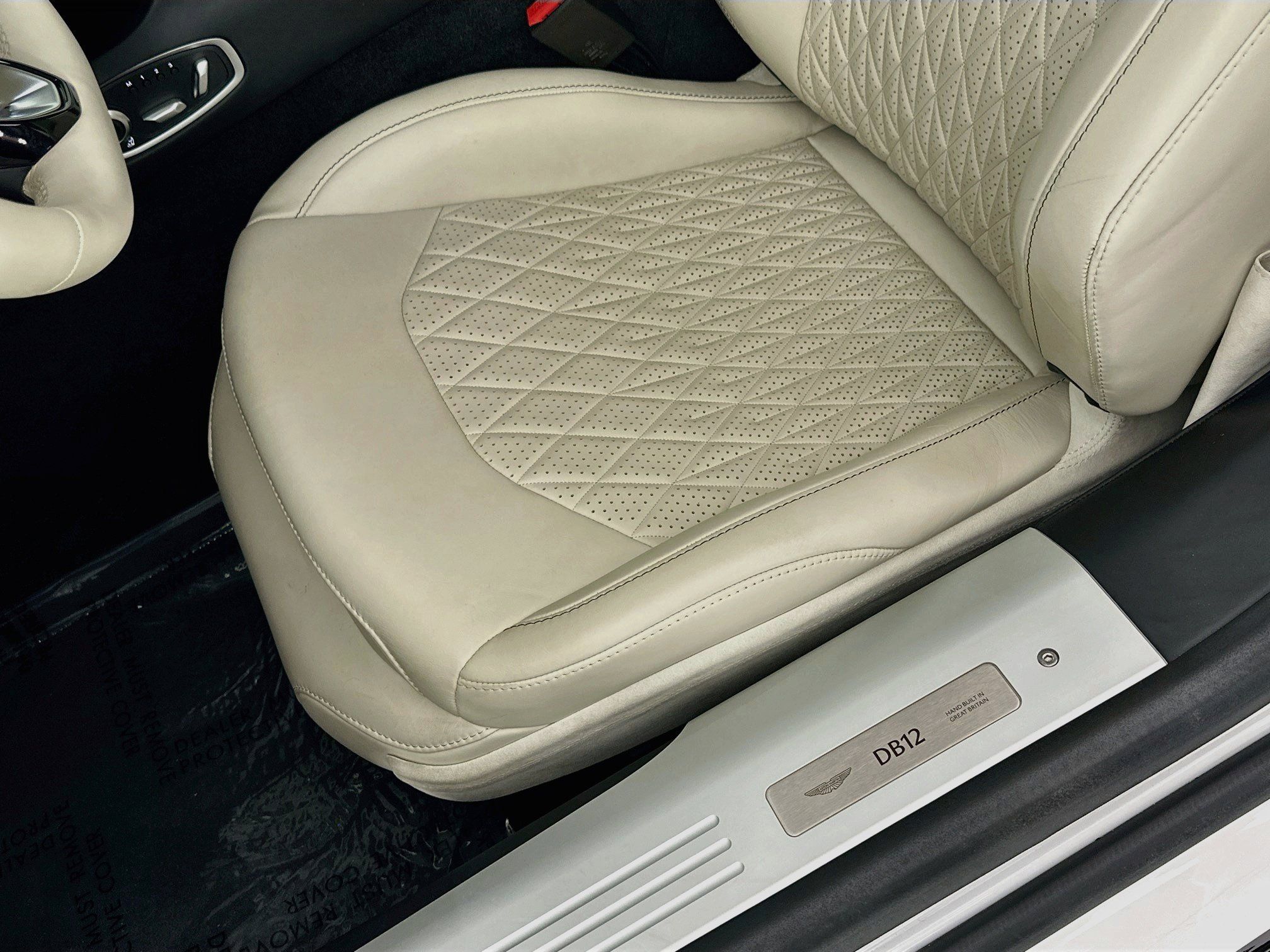 Used 2025 Aston Martin DB12 Coupe RWD image 22