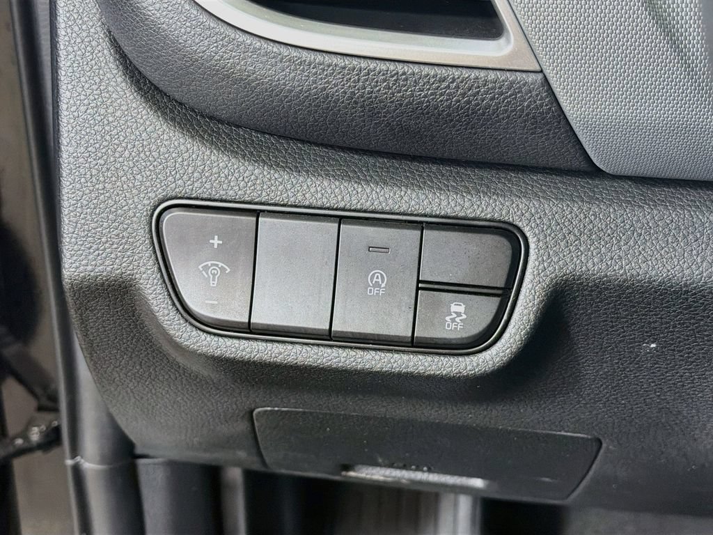 Used 2024 Kia Seltos LX AWD/4WD image 12