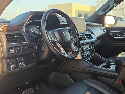 Used 2024 Chevrolet Tahoe Z71 w/ Luxury Package AWD/4WD image 10