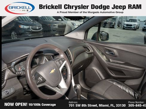 Used 2020 Chevrolet Trax LT w/ LT Convenience Package image 14