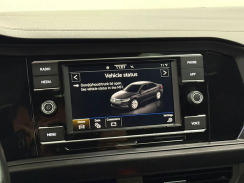 Used 2021 Volkswagen Jetta R-Line w/ R-Line Cold Weather Package FWD image 20