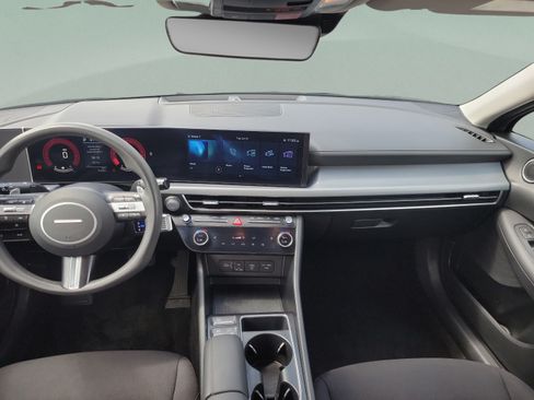 Used 2025 Hyundai Sonata SEL FWD image 6