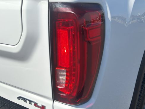 Used 2023 GMC Sierra 2500 AT4 w/ AT4 Preferred Package AWD/4WD image 7