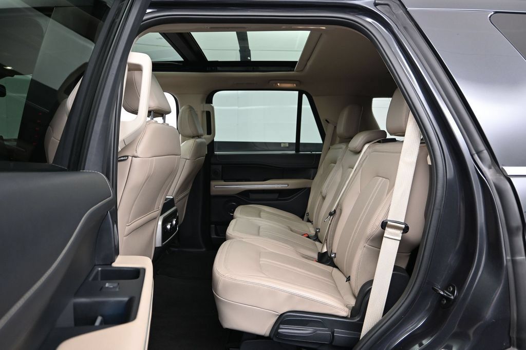 Used 2024 Ford Expedition Limited AWD/4WD image 21