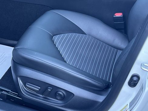 Used 2024 Toyota Camry SE image 13