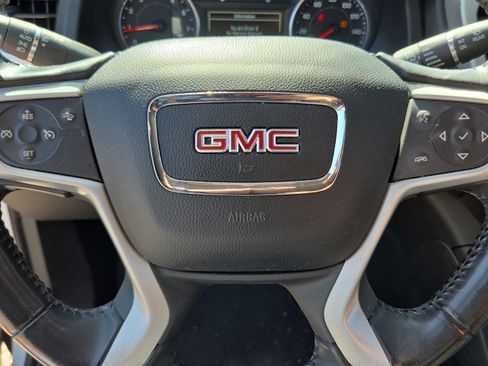 Used 2018 GMC Acadia SLT AWD/4WD image 25