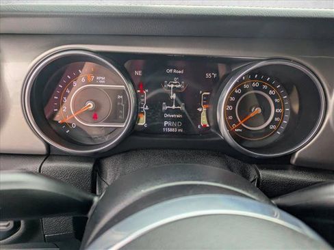 Used 2018 Jeep Wrangler Unlimited Sahara image 10