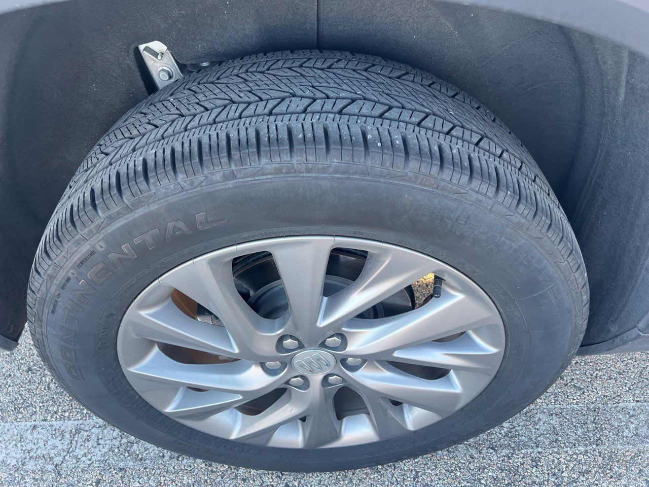 Used 2025 Buick Enclave Preferred AWD/4WD image 16