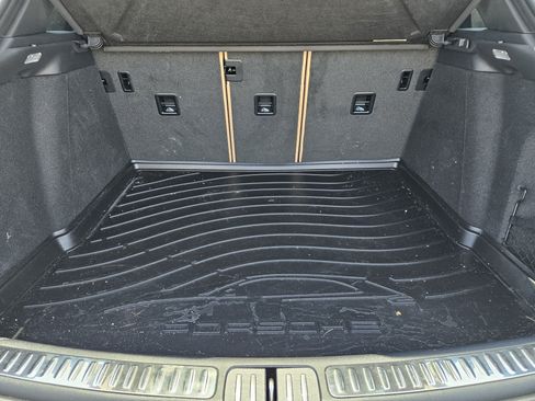 Certified 2026 Porsche Macan AWD/4WD image 31