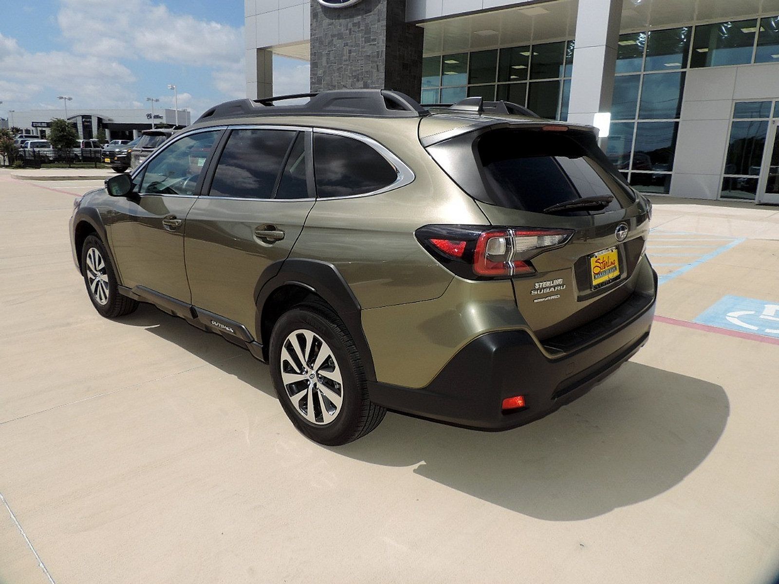 Used 2024 Subaru Outback Premium AWD/4WD image 7