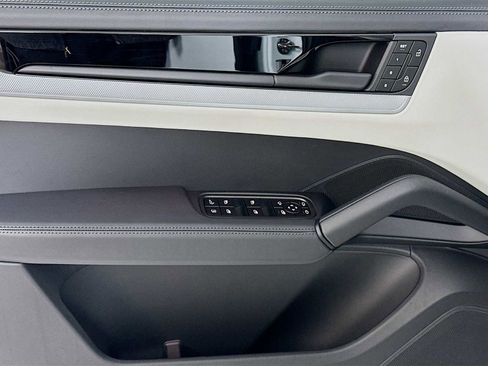 New 2026 Porsche Cayenne E-Hybrid image 11