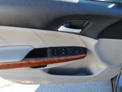 Used 2012 Honda Accord EX-L image 19