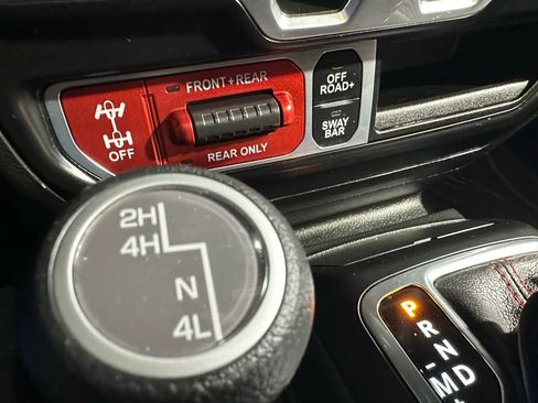 Used 2021 Jeep Gladiator Rubicon w/ Cold Weather Group image 27