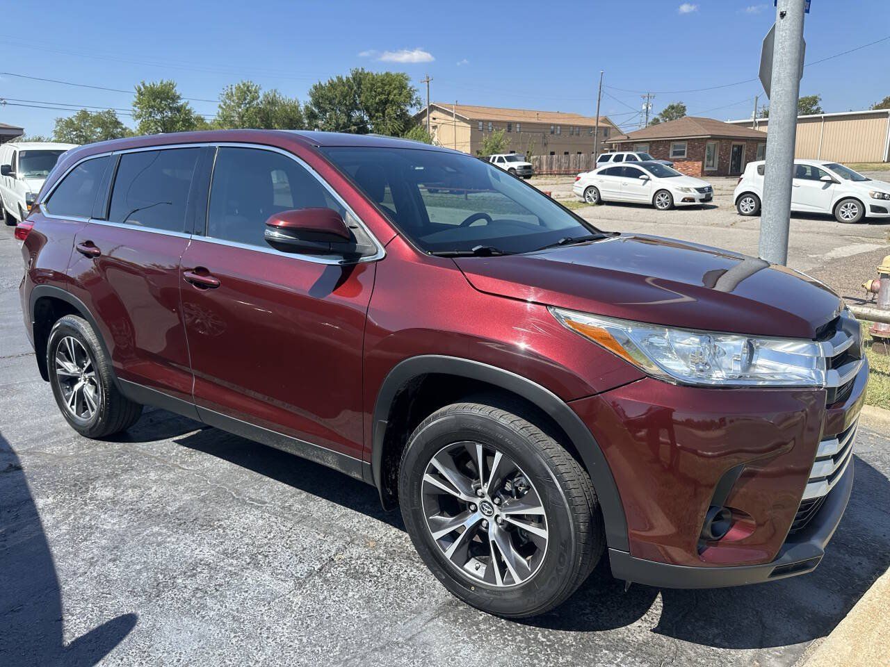 Used 2019 Toyota Highlander LE FWD image 5