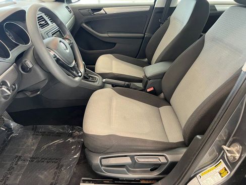 Used 2017 Volkswagen Jetta S FWD image 9