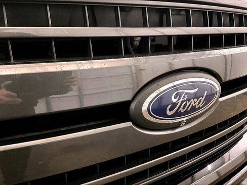 Used 2018 Ford F150 Lariat w/ Equipment Group 502A Luxury image 30