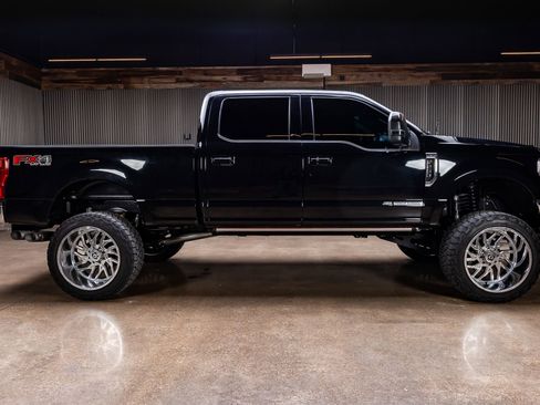 Used 2022 Ford F250 Lariat w/ Lariat Ultimate Package image 10