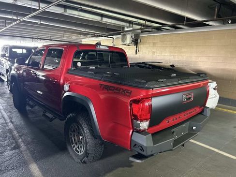 Used 2017 Toyota Tacoma TRD Off-Road AWD/4WD image 2