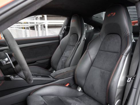 Certified 2018 Porsche 911 GT3 image 5