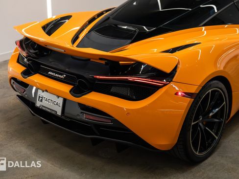 Used 2019 McLaren 720S Performance RWD image 13
