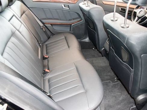 Used 2013 Mercedes-Benz E 550 4MATIC Sedan image 10