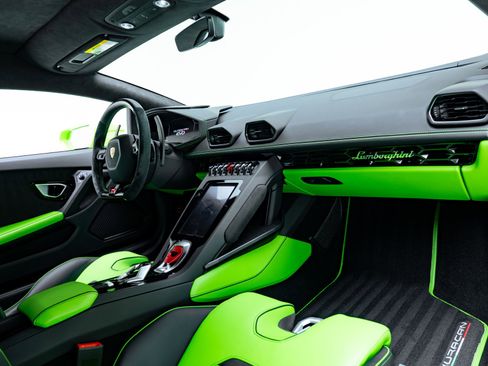 Used 2022 Lamborghini Huracan EVO RWD image 39
