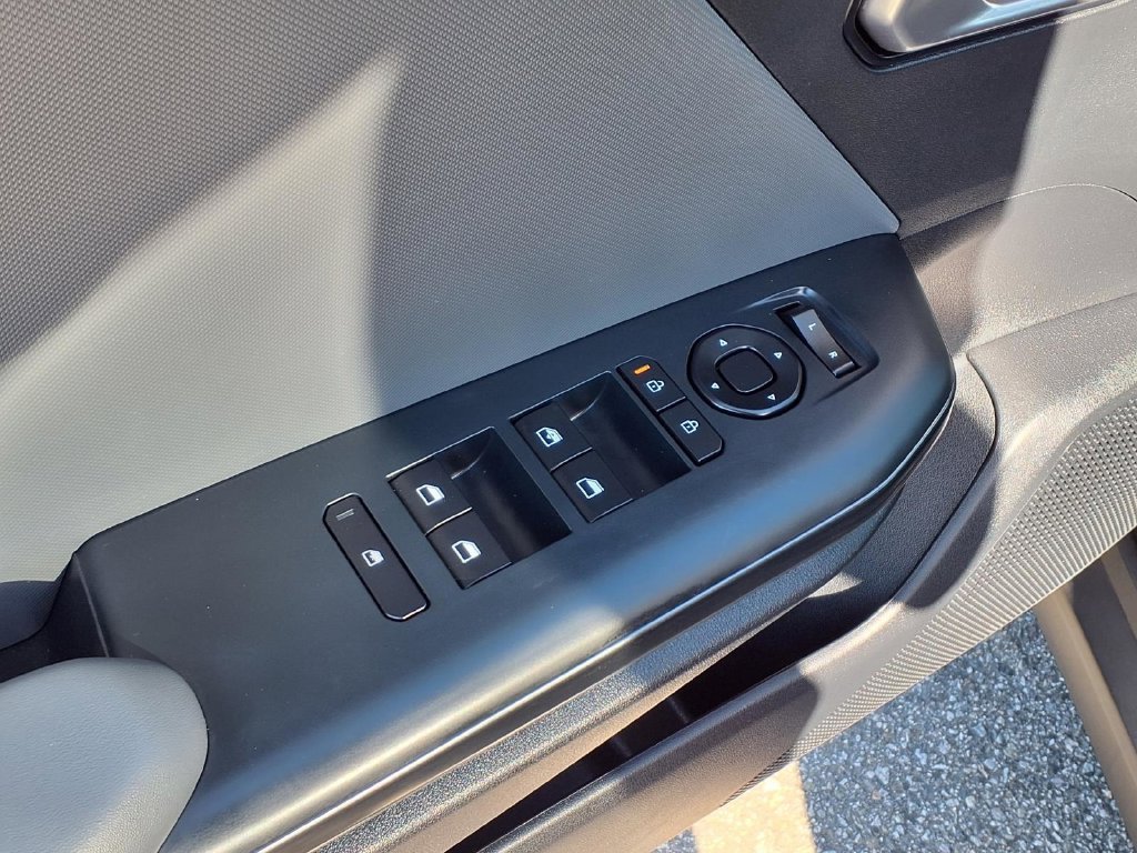Certified 2025 Kia K4 FWD image 17