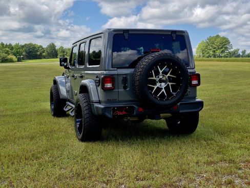 Used 2023 Jeep Wrangler Unlimited Sahara AWD/4WD image 8