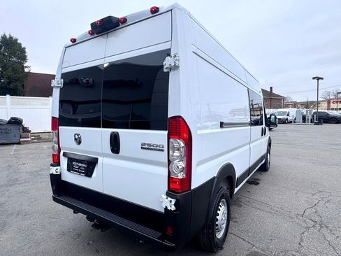 Used 2025 RAM ProMaster 2500 w/ Crew Van Package FWD image 9