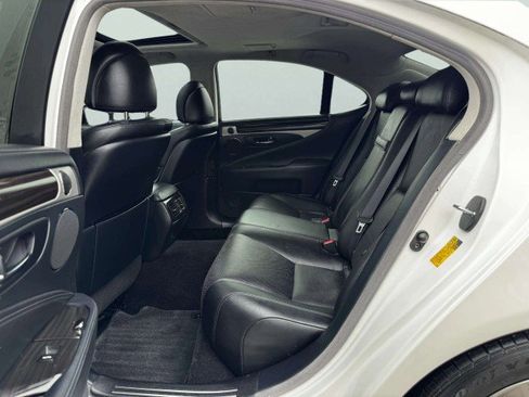 Used 2015 Lexus LS 460 image 33