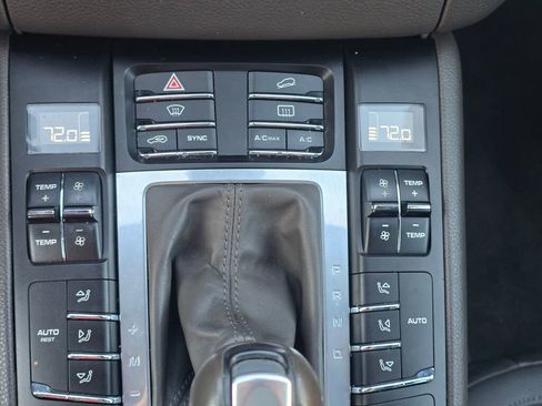 Used 2018 Porsche Macan Base image 33